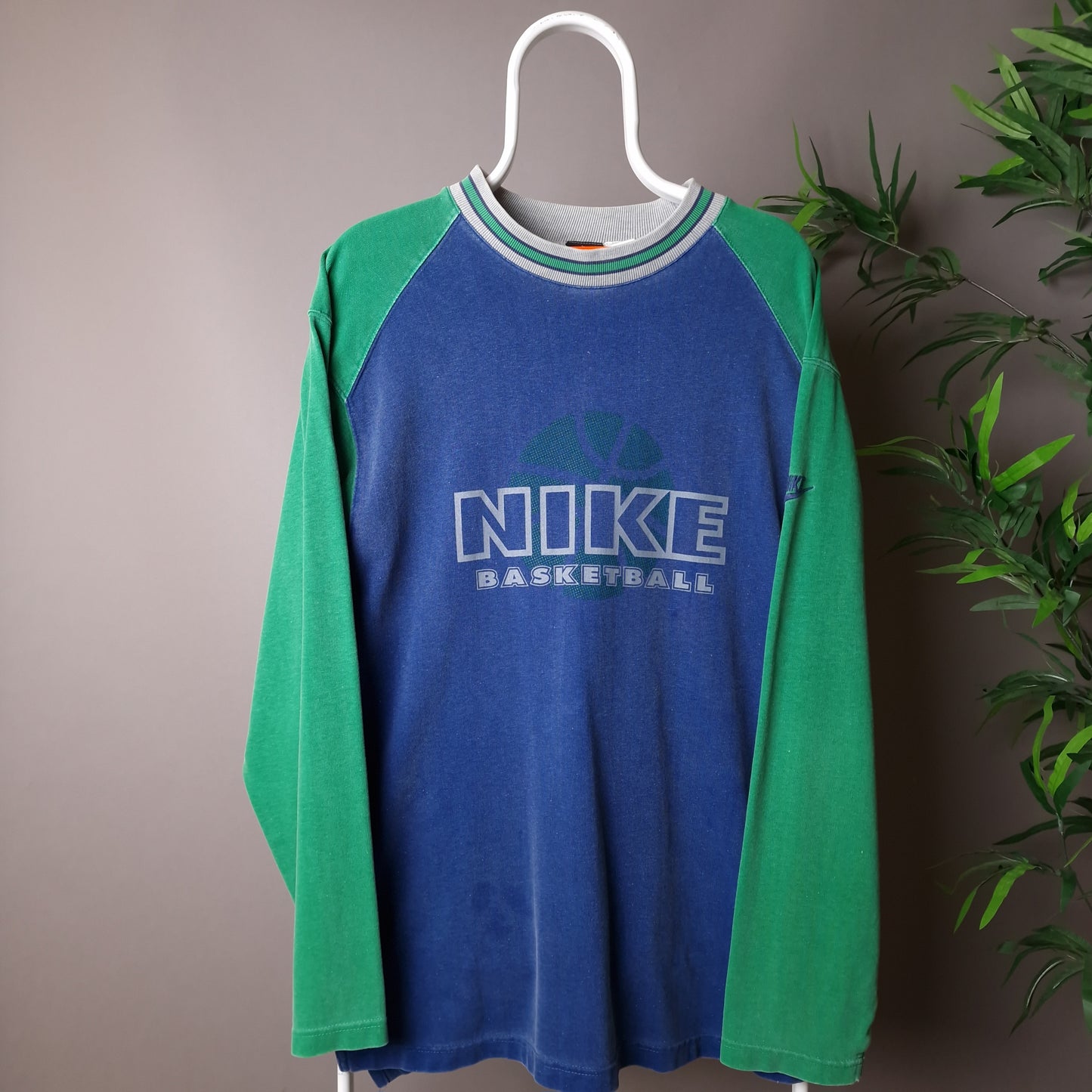 90s Nike Basketball lightweight sweatshirt in green and blue - medium
