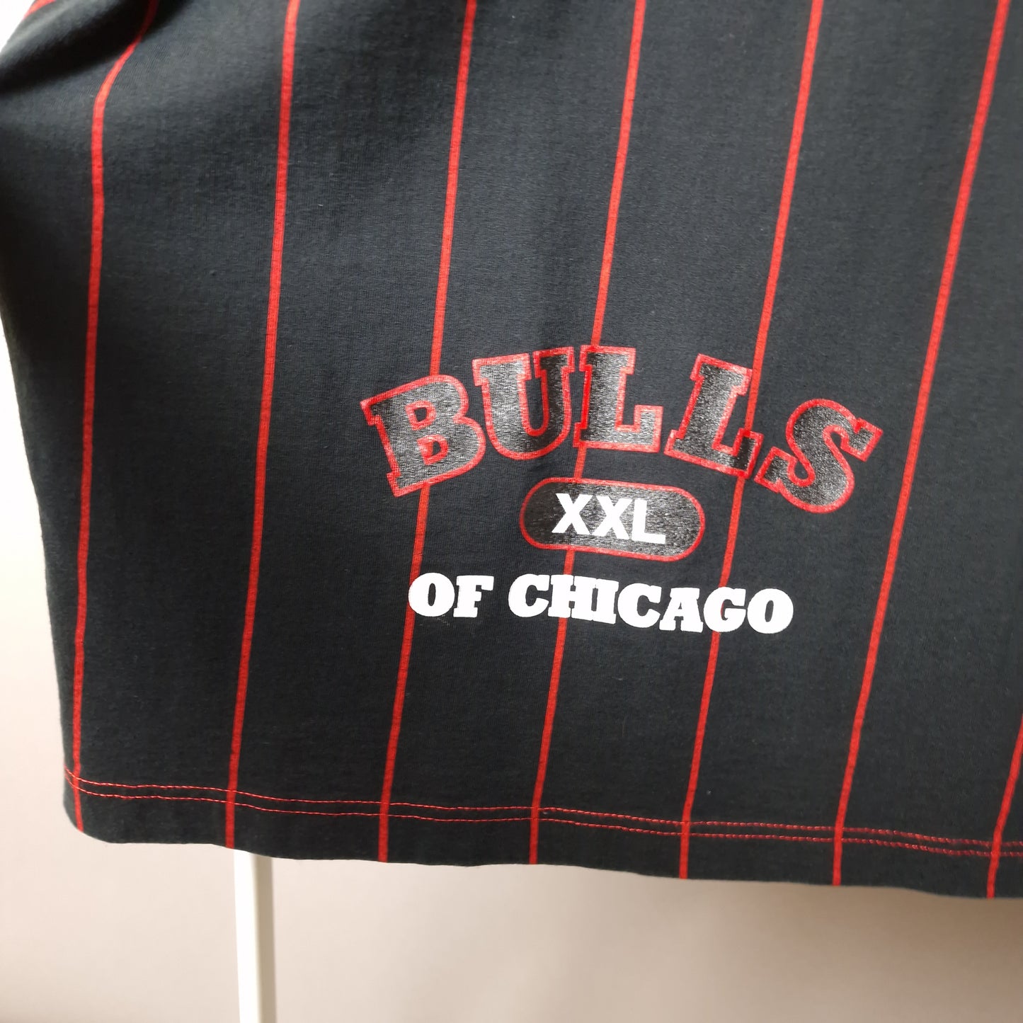 Vintage Chicago Bulls Champion t-shirt in black and red - medium