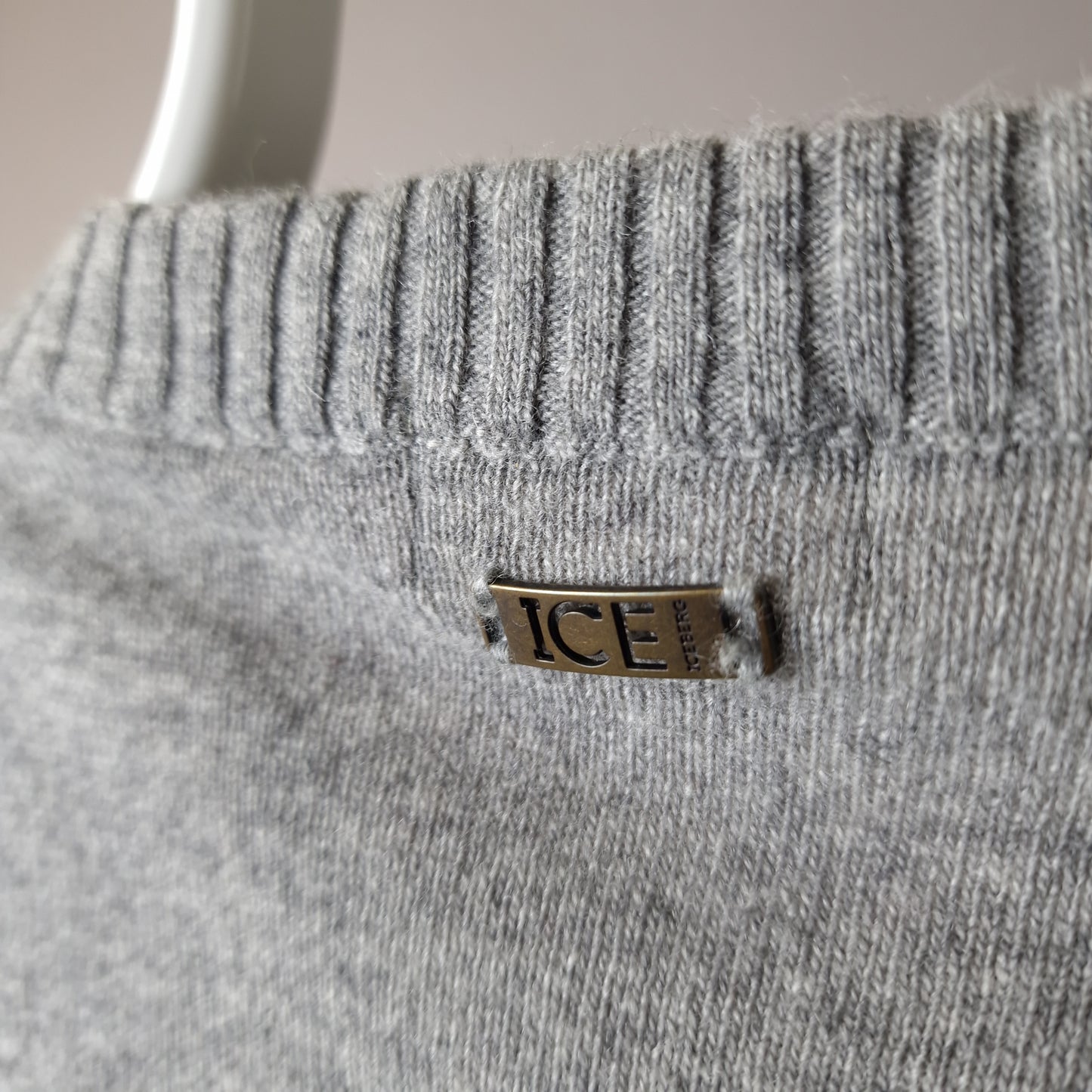 Vintage Iceberg Goofy jumper in grey - XS