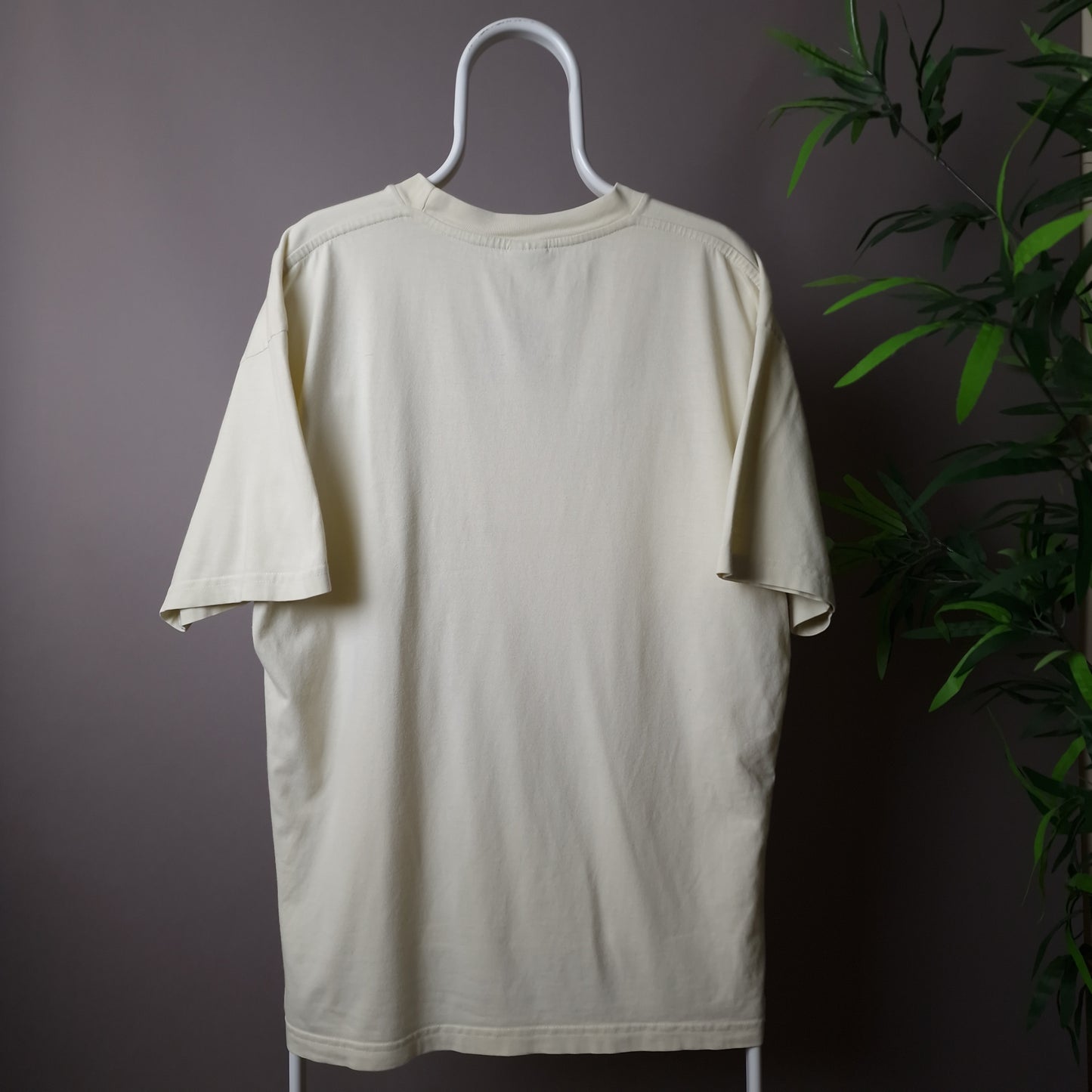 Vintage Nike t-shirt in pastel yellow - large