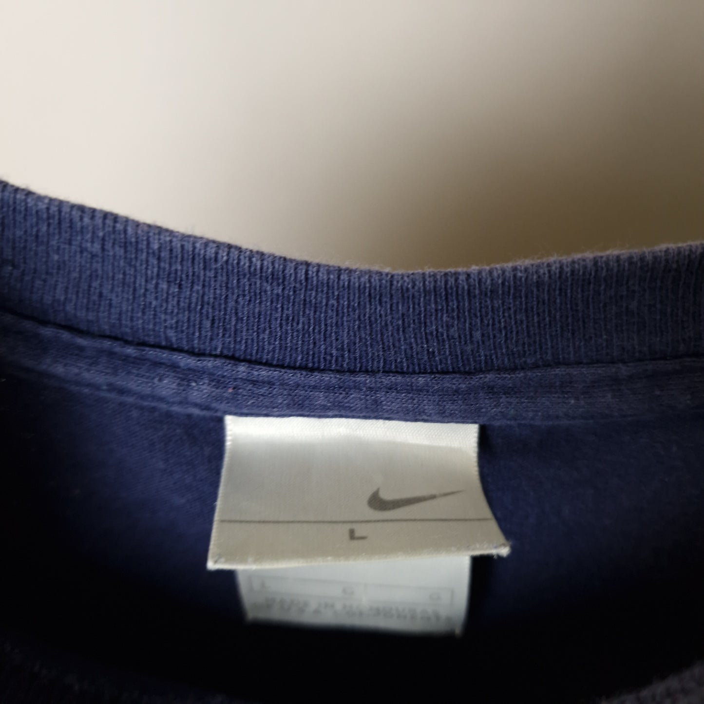 Vintage Nike t-shirt in blue - medium