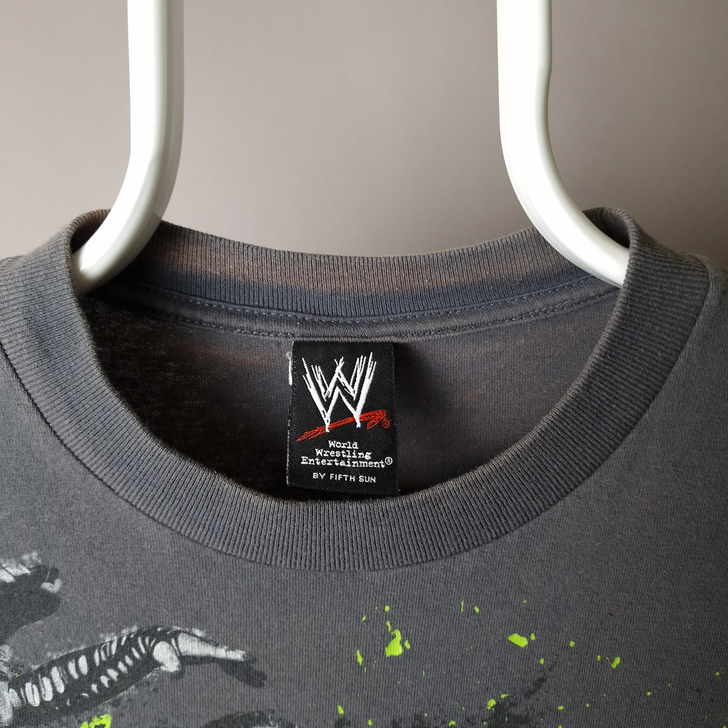 Vintage WWE wrestling t-shirt in grey - medium