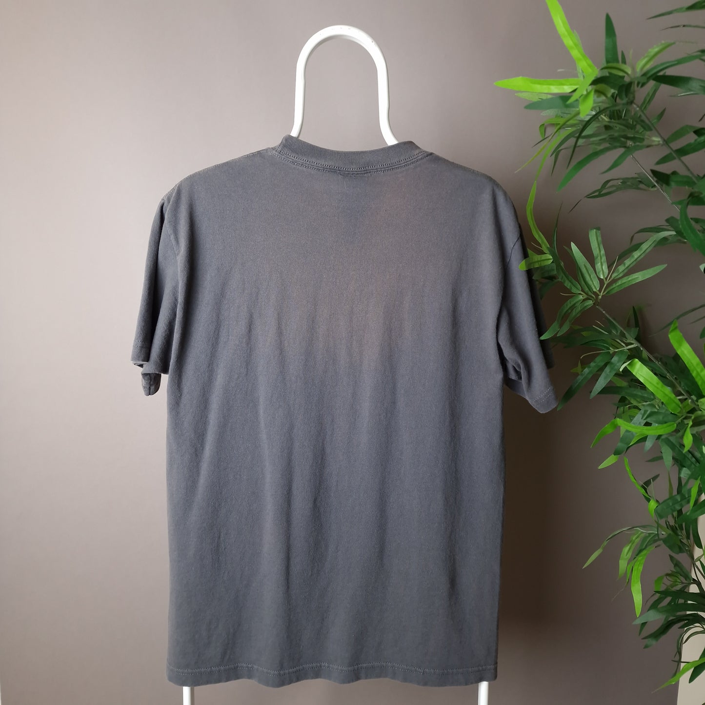 Vintage WWE wrestling t-shirt in grey - medium