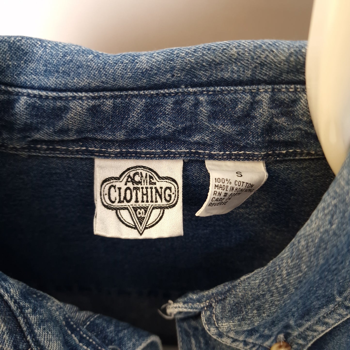 Vintage ACME Looney Tunes embroidered denim shirt - medium