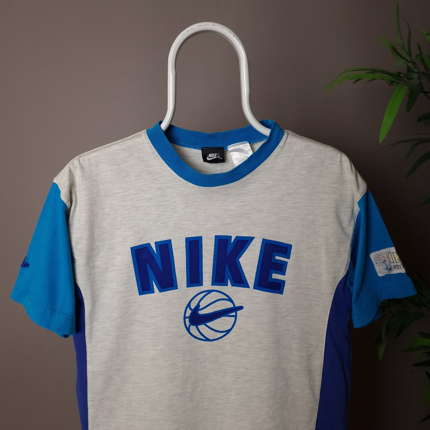 90s Nike basketball t-shirt in grey and blue - XS/S