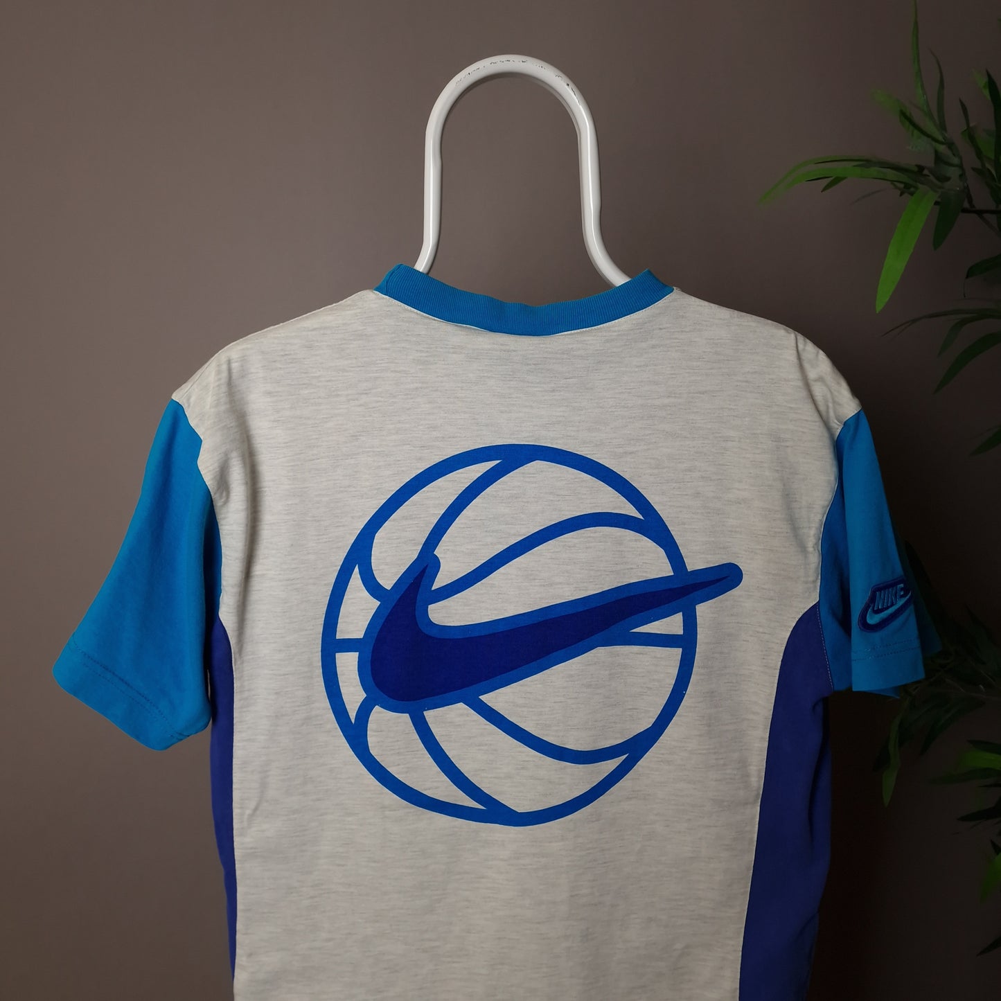 90s Nike basketball t-shirt in grey and blue - XS/S
