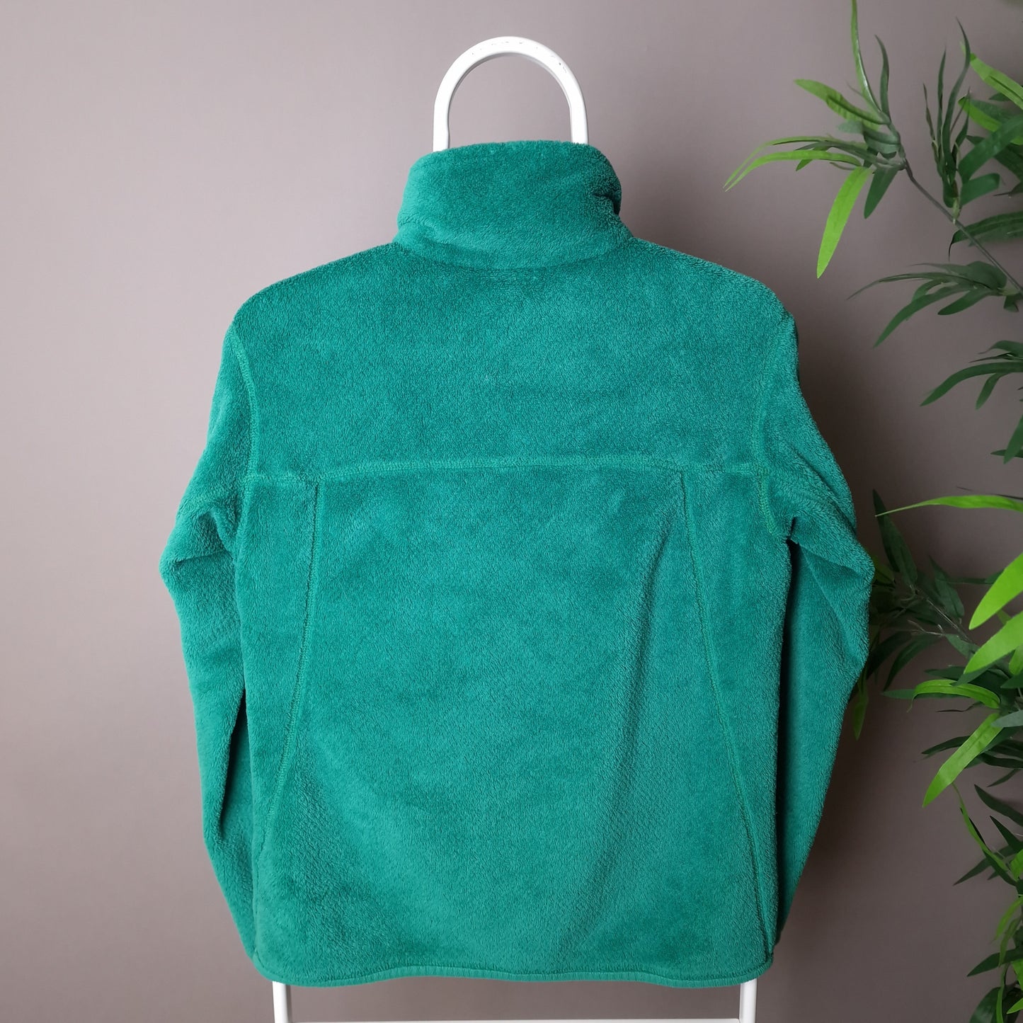 Patagonia fluffy fleece in green - women's medium