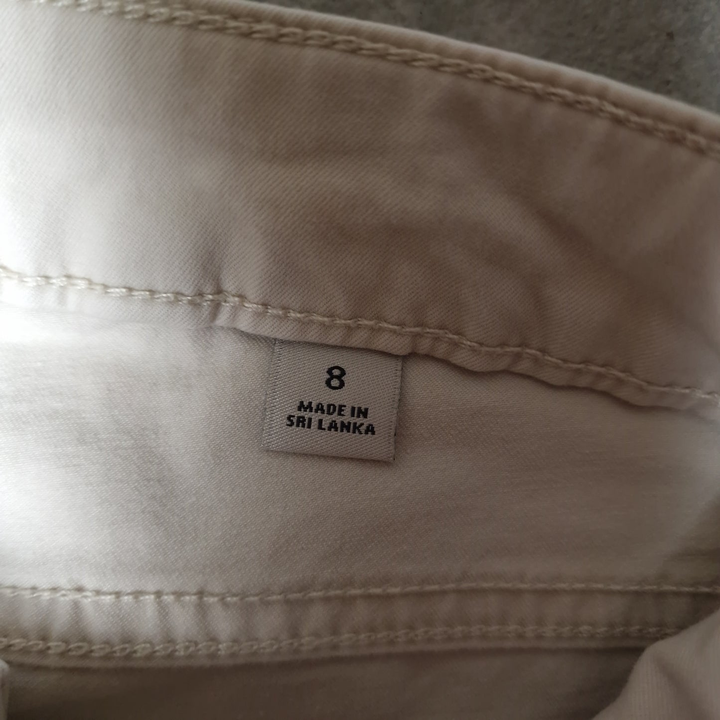 Vintage Calvin Klein shorts in cream - UK8