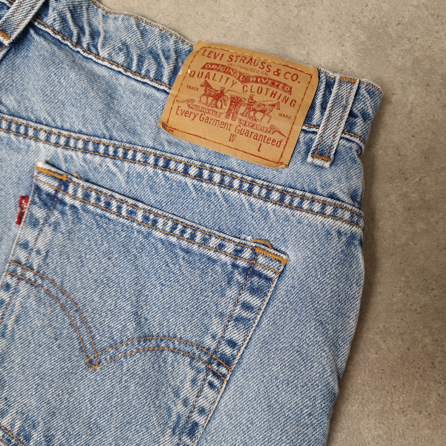 Vintage Levi's denim shorts - women's 36"
