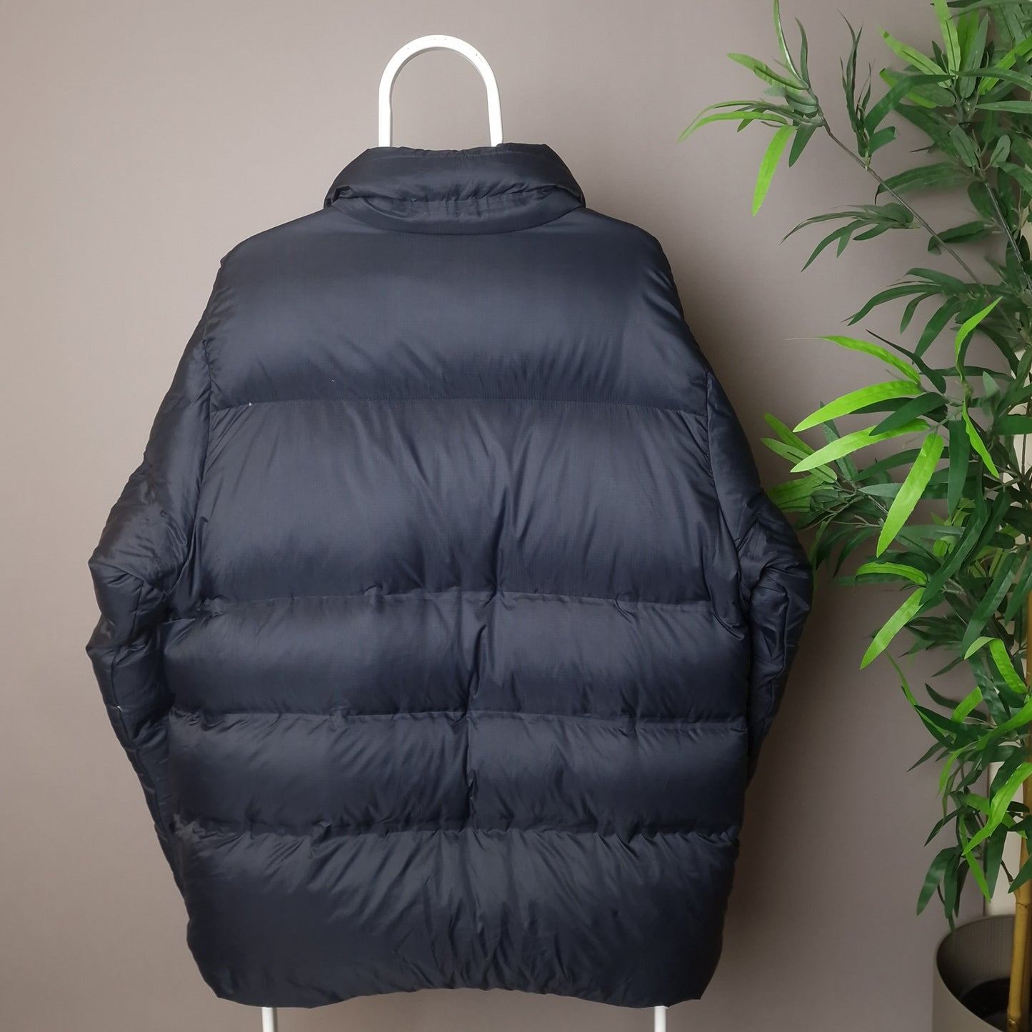 Nike ACG goose down 550 fill puffer jacket in black - XL