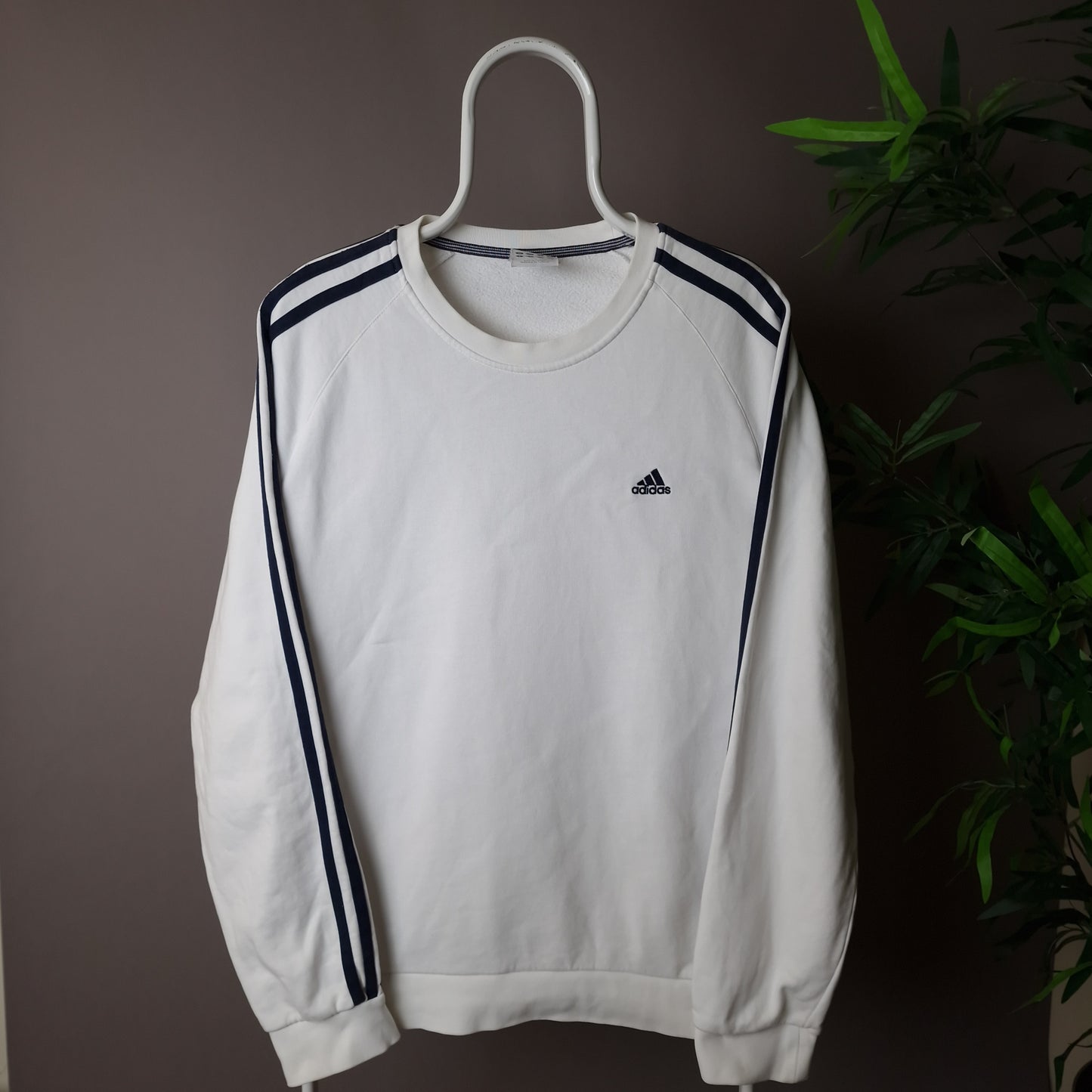 Vintage Adidas sweatshirt in white - large