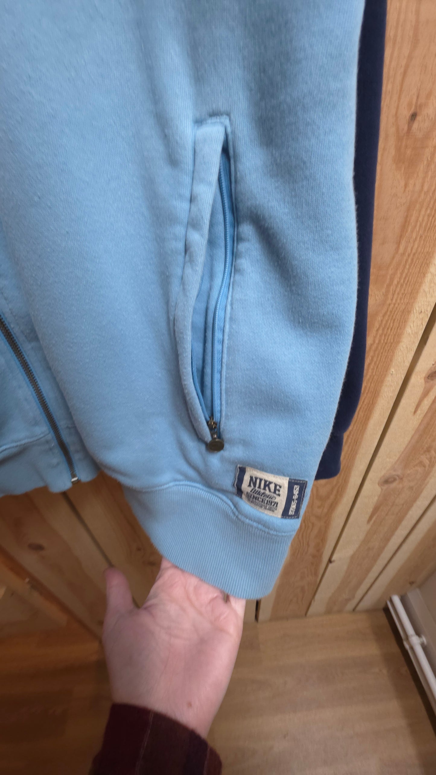 Vintage 00s Nike zip up sweatshirt in baby blue and navy - size large