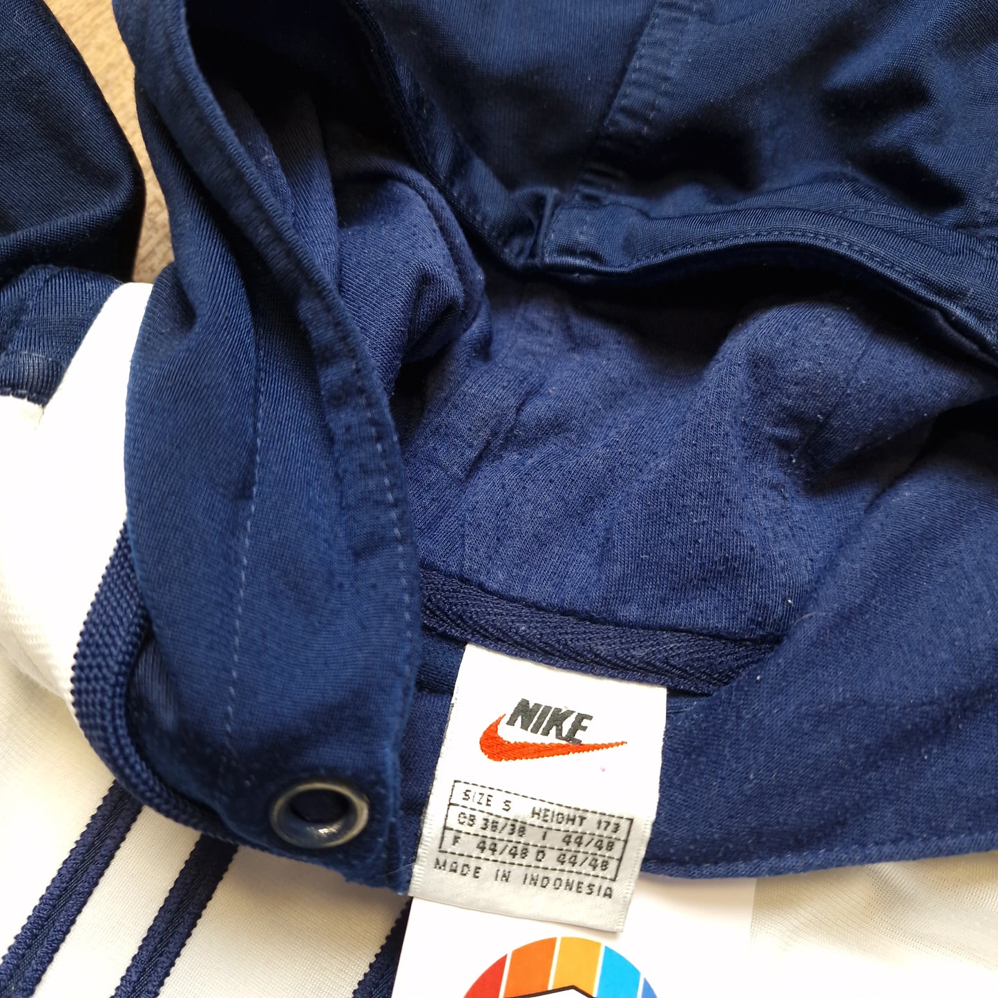 Vintage Nike sweatshirt with hood - small