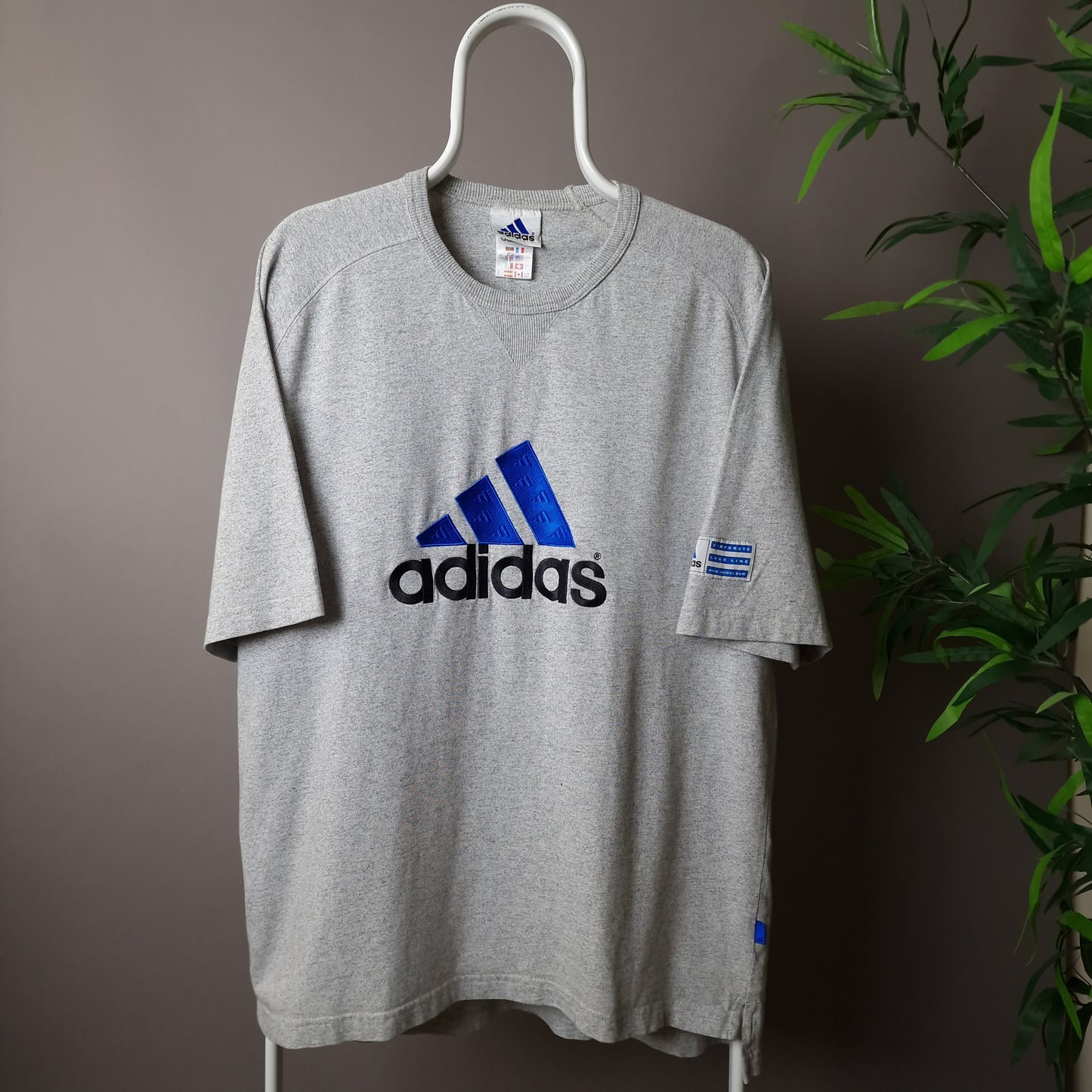 Vintage Adidas t-shirt in grey and blue - large