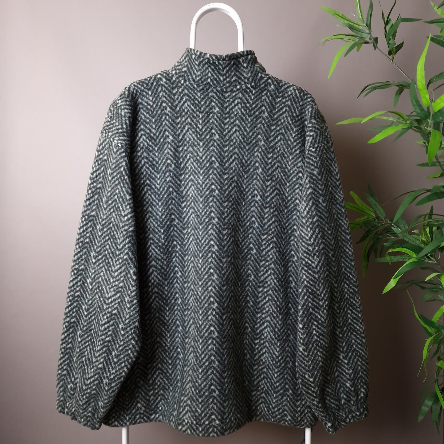 Vintage Invicta patterned fleece  in grey- XL