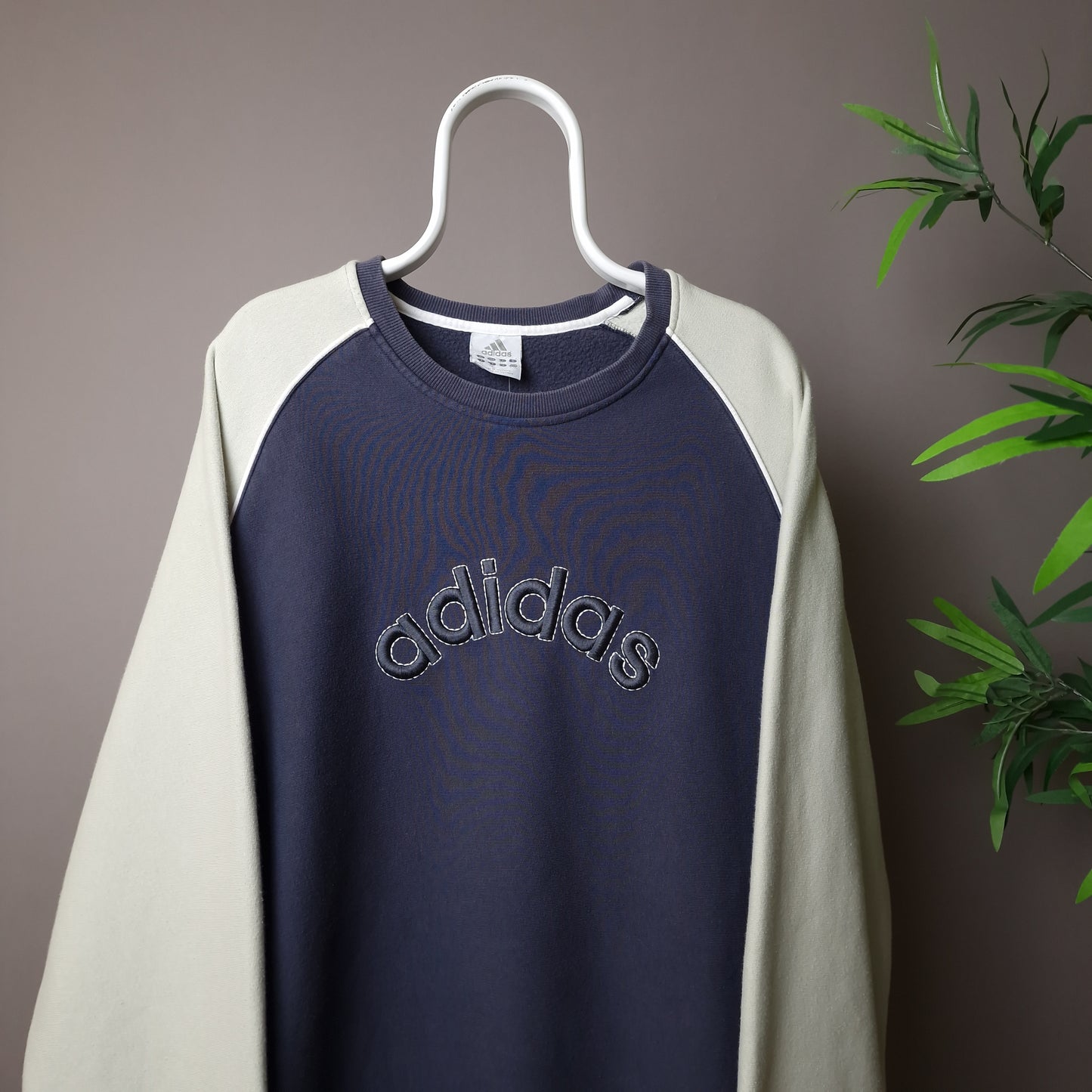 Vintage Adidas sweatshirt in cream and blue - XXL