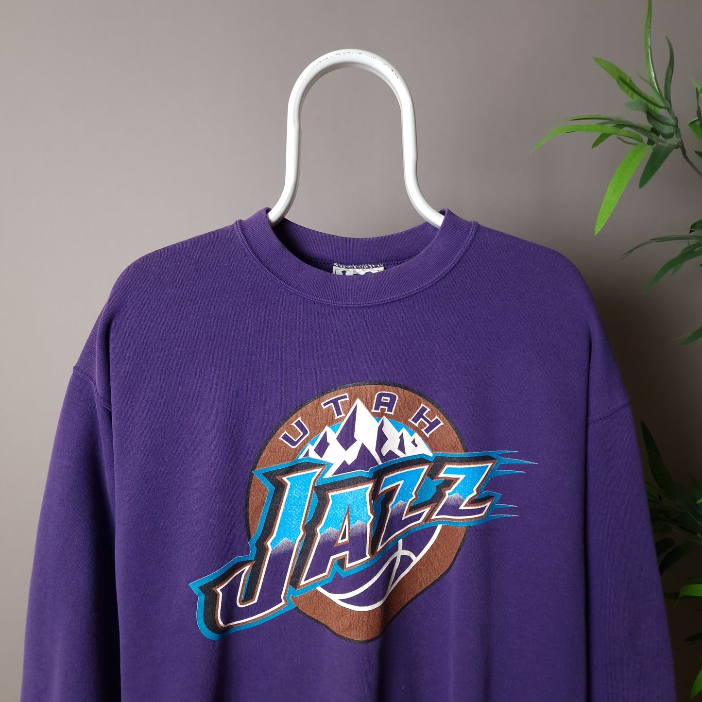 Vintage Utah Jazz sweatshirt in purple - large