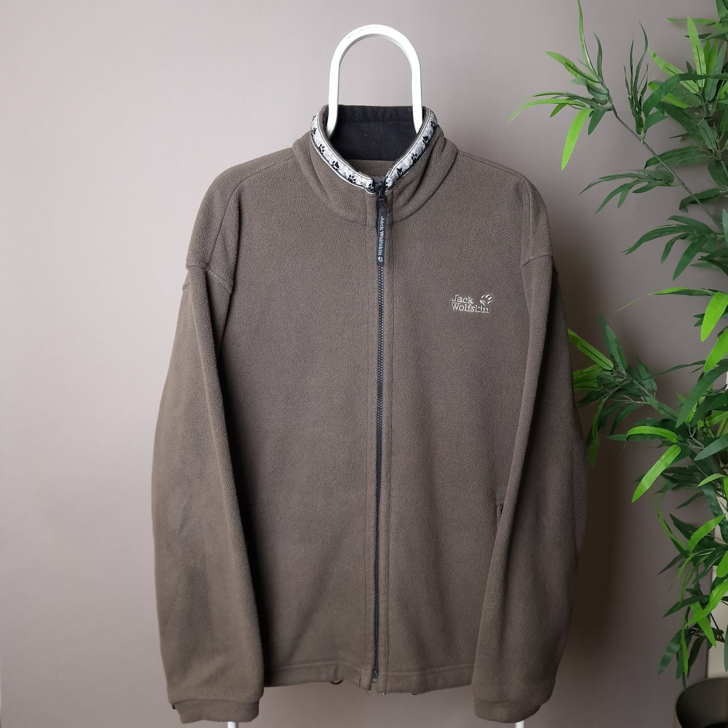 Vintage Jack wolfskin full zip fleece in khaki green - medium