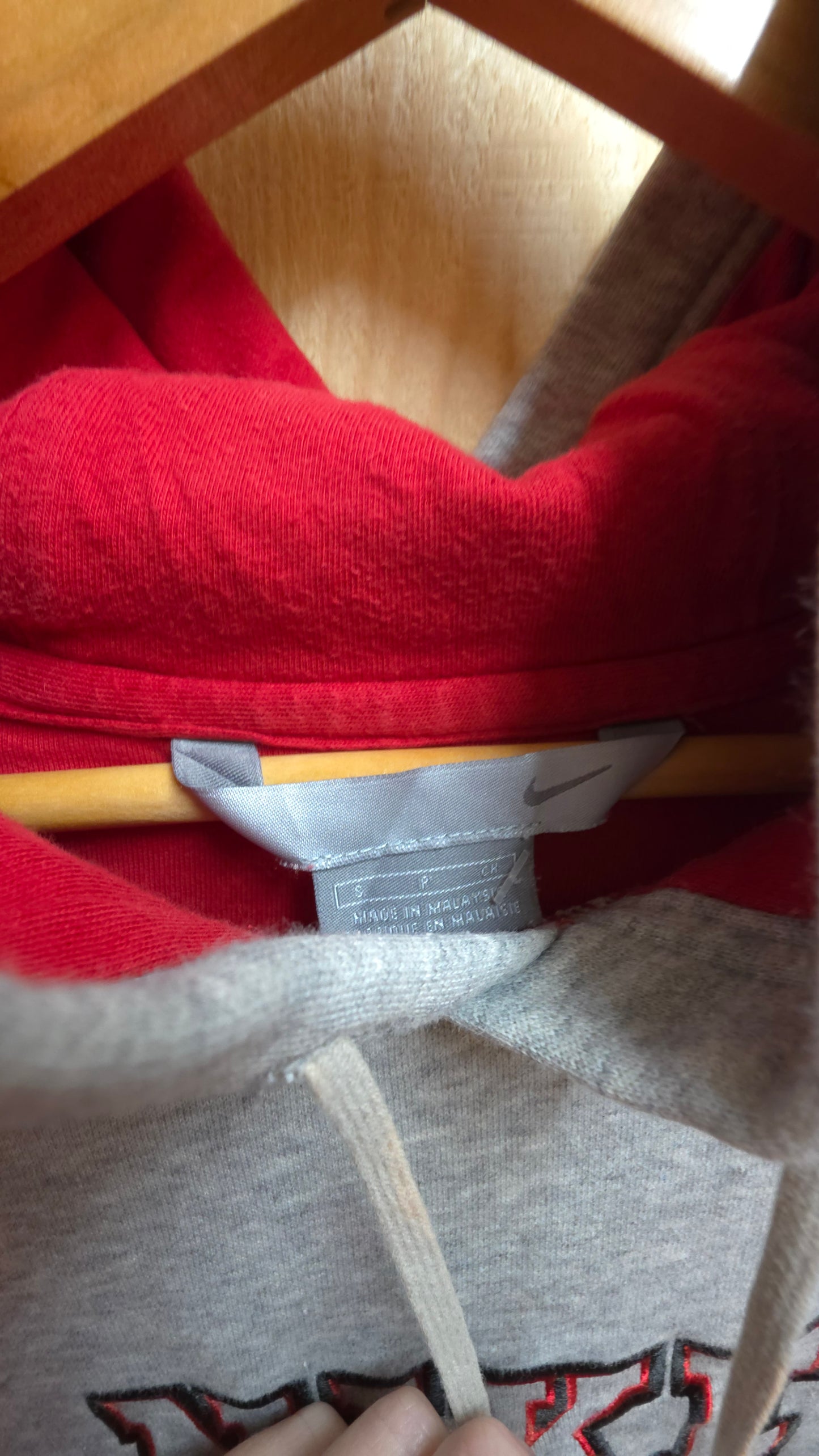 vintage 00s Nike spellout hoodie in grey and red - medium