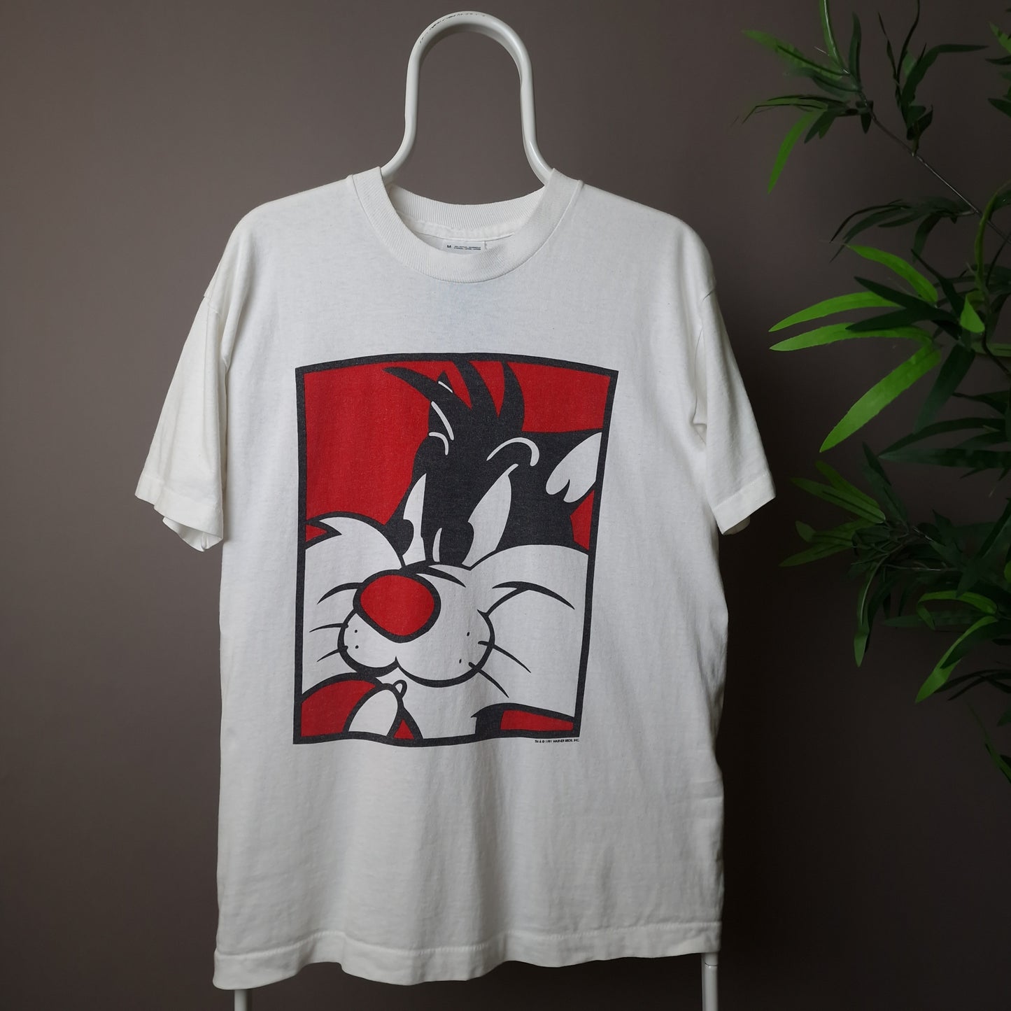 1991 Warner Bros Sylvester graphic t-shirt in white and red - medium