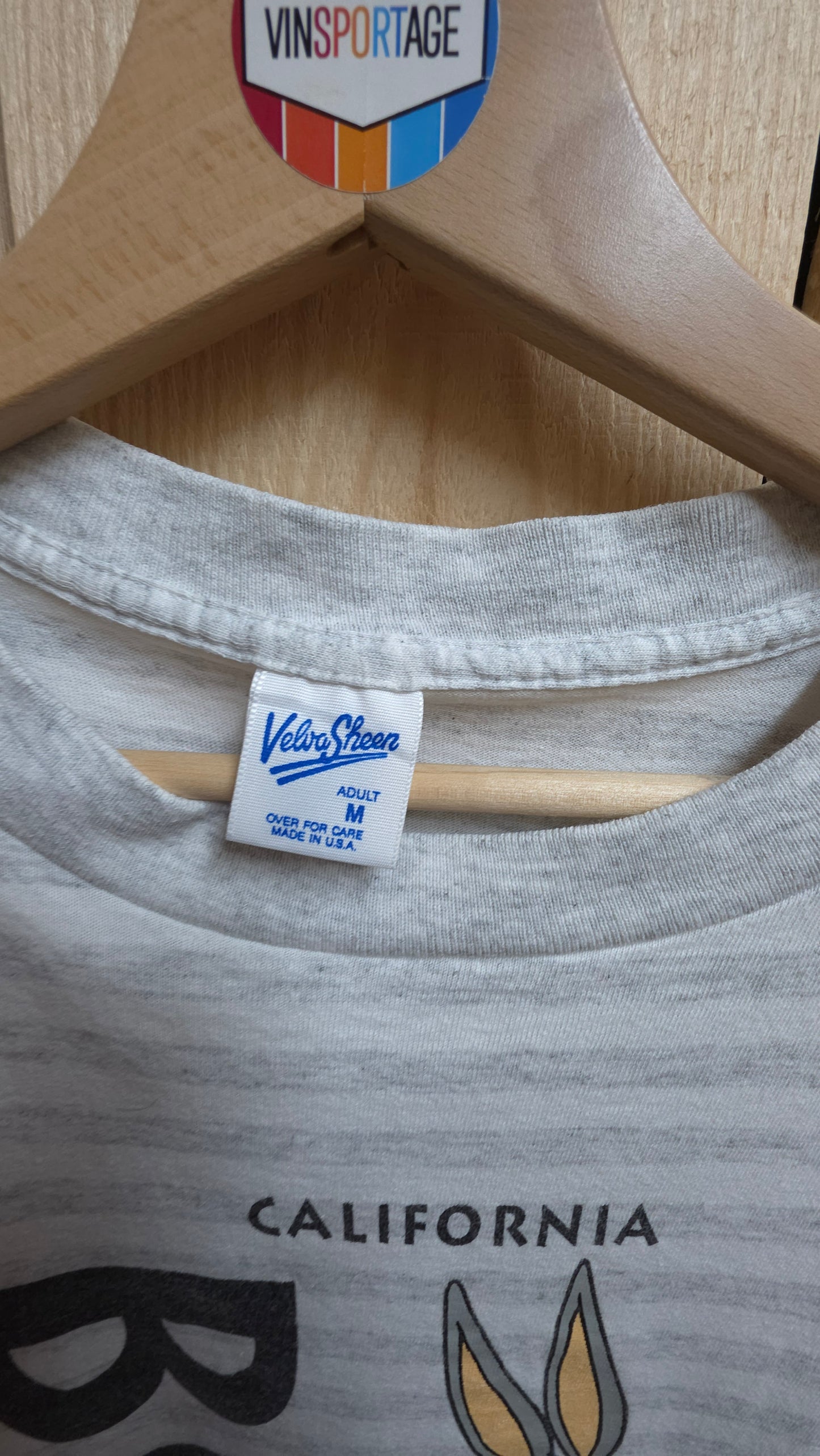 Vintage 1992 bugs bunny single stitch striped t-shirt in grey and white - size small