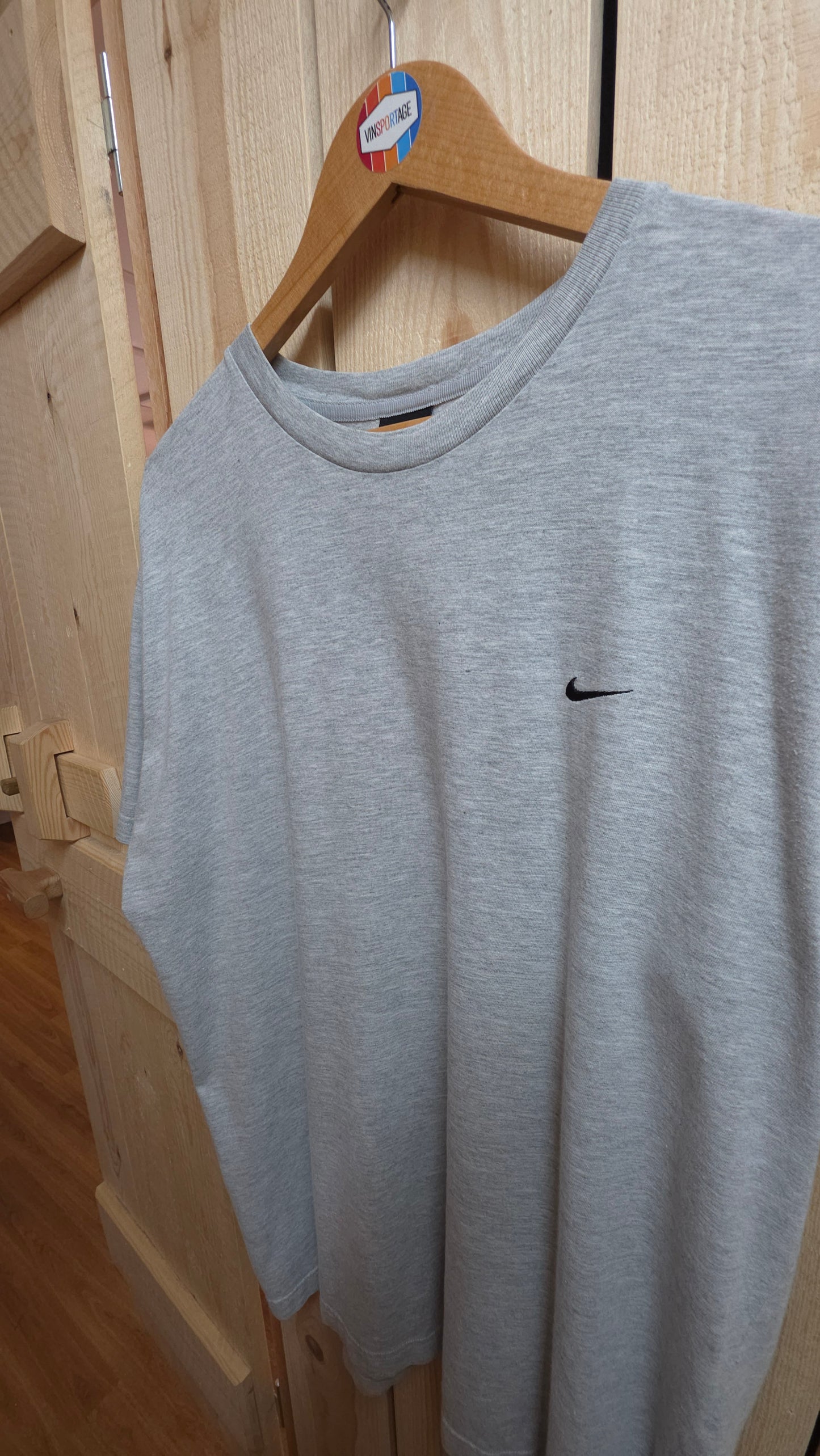 Vintage 90s Nike t-shirt in grey - size XL