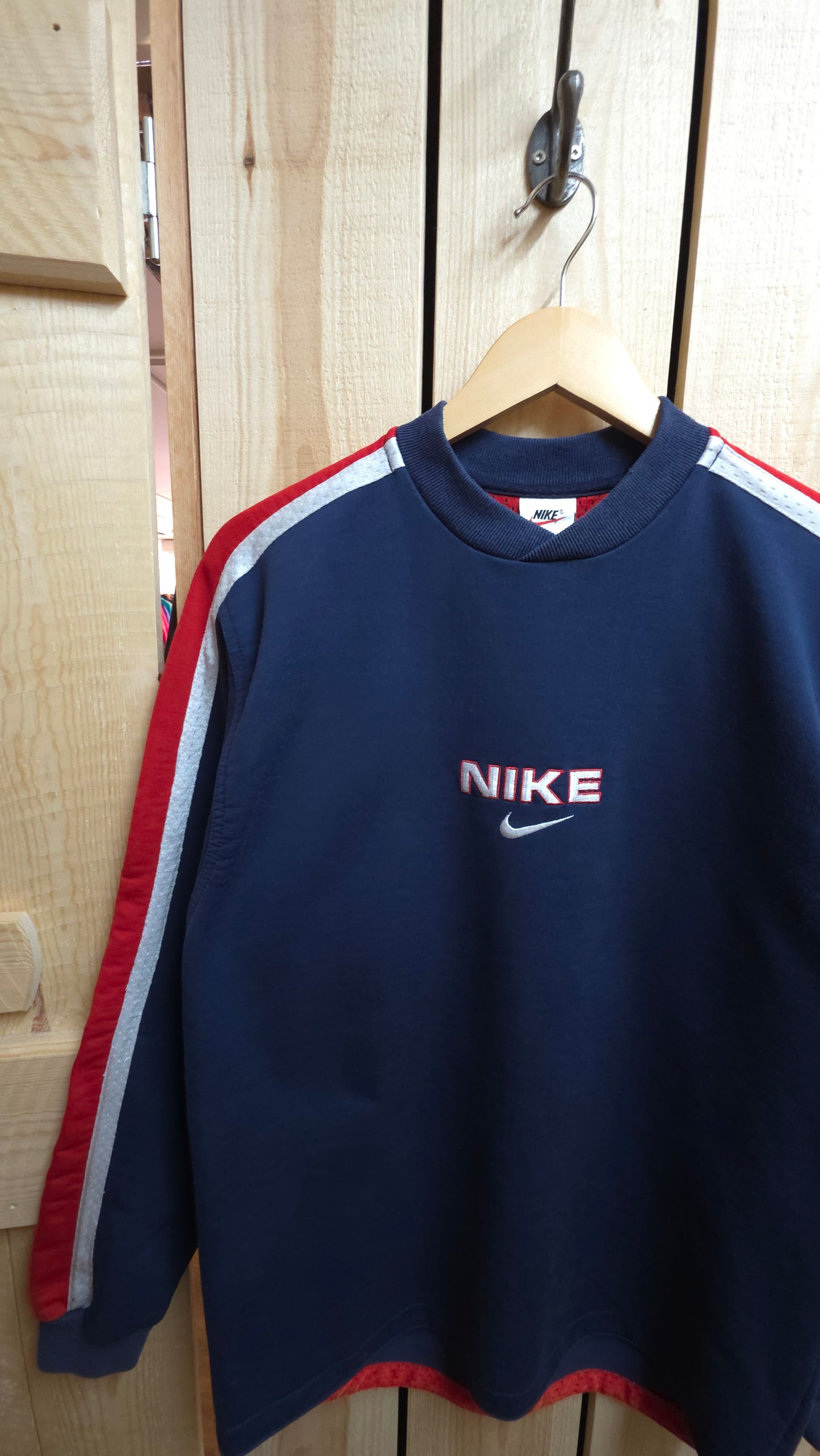 Vintage 90s Nike sweatshirt in blue and red - size small