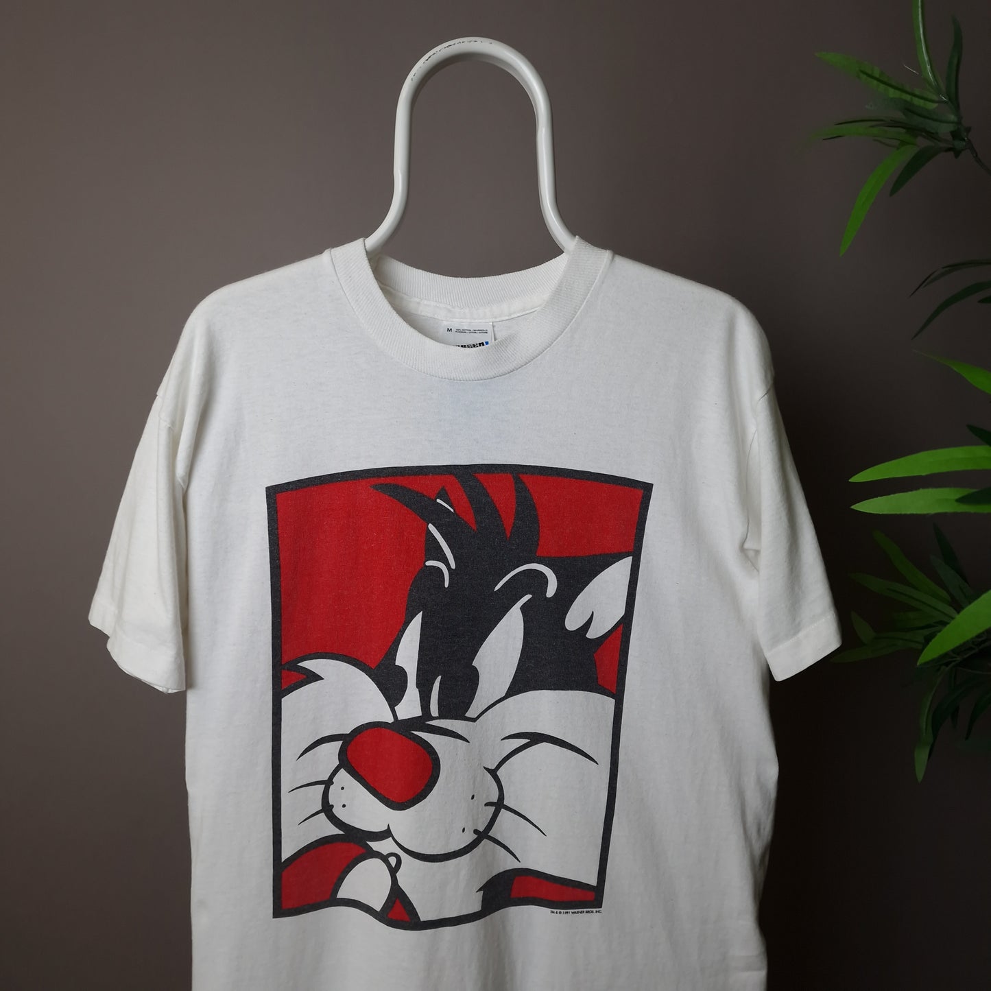 1991 Warner Bros Sylvester graphic t-shirt in white and red - medium