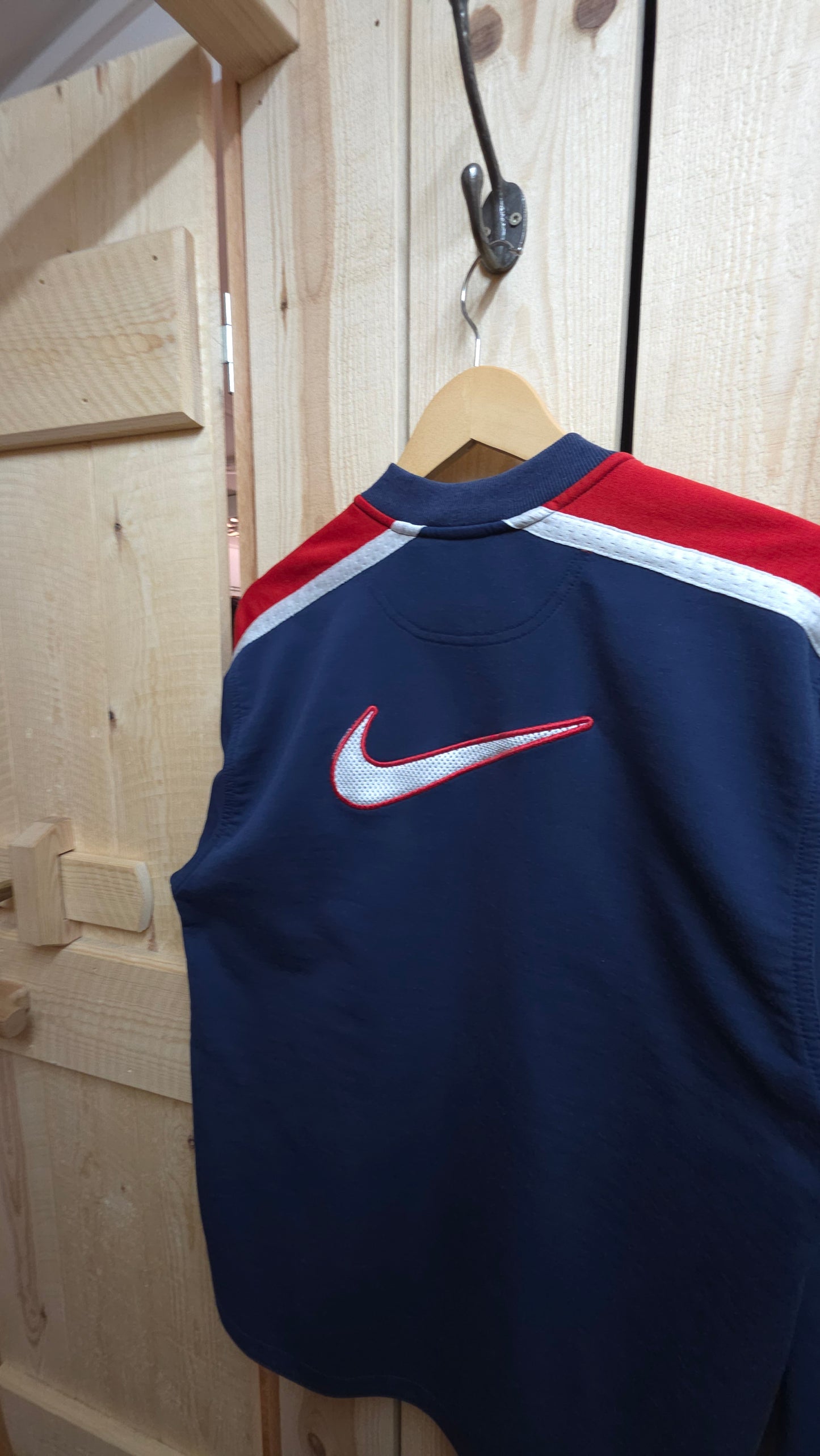 Vintage 90s Nike sweatshirt in blue and red - size small