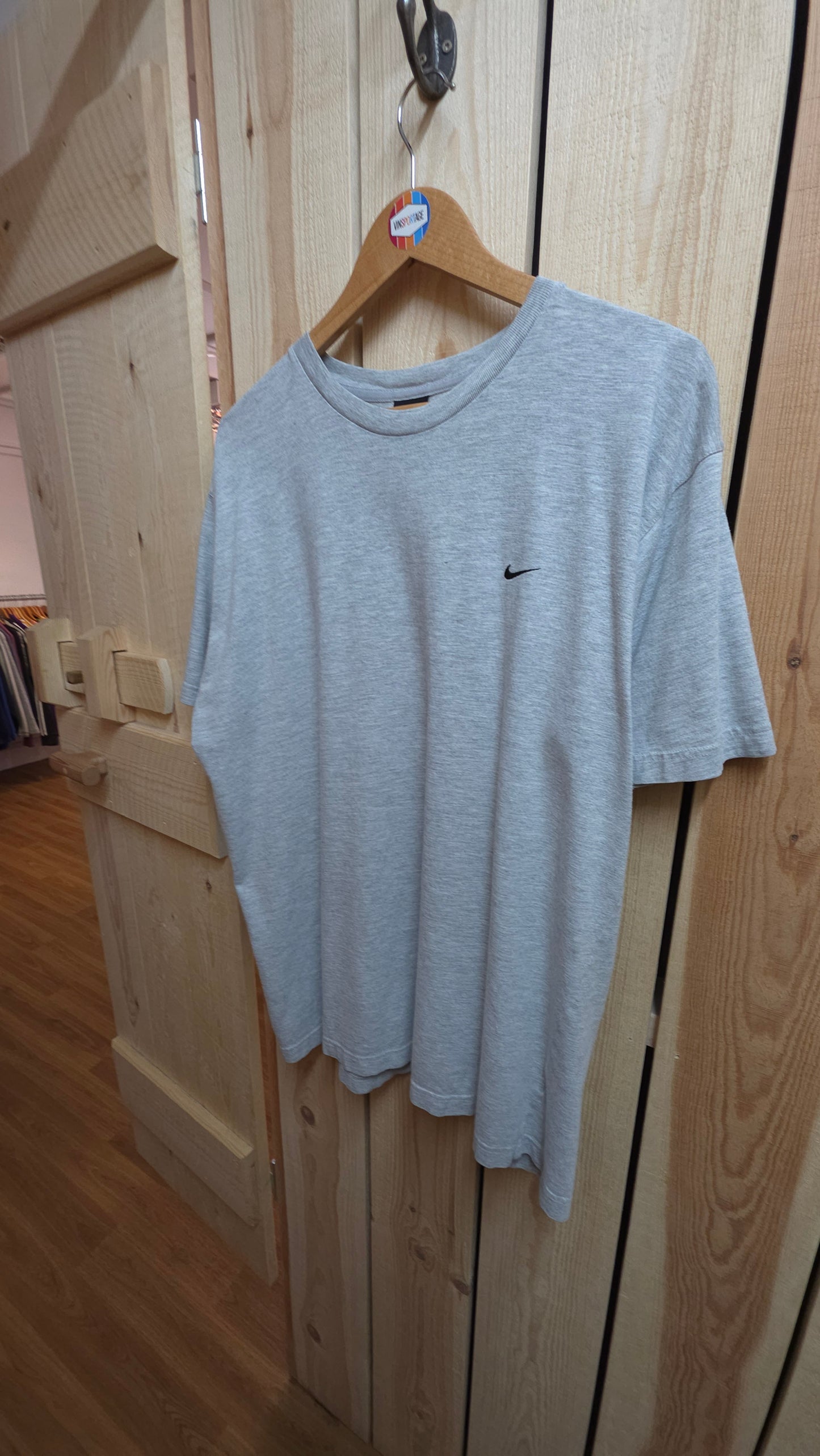 Vintage 90s Nike t-shirt in grey - size XL