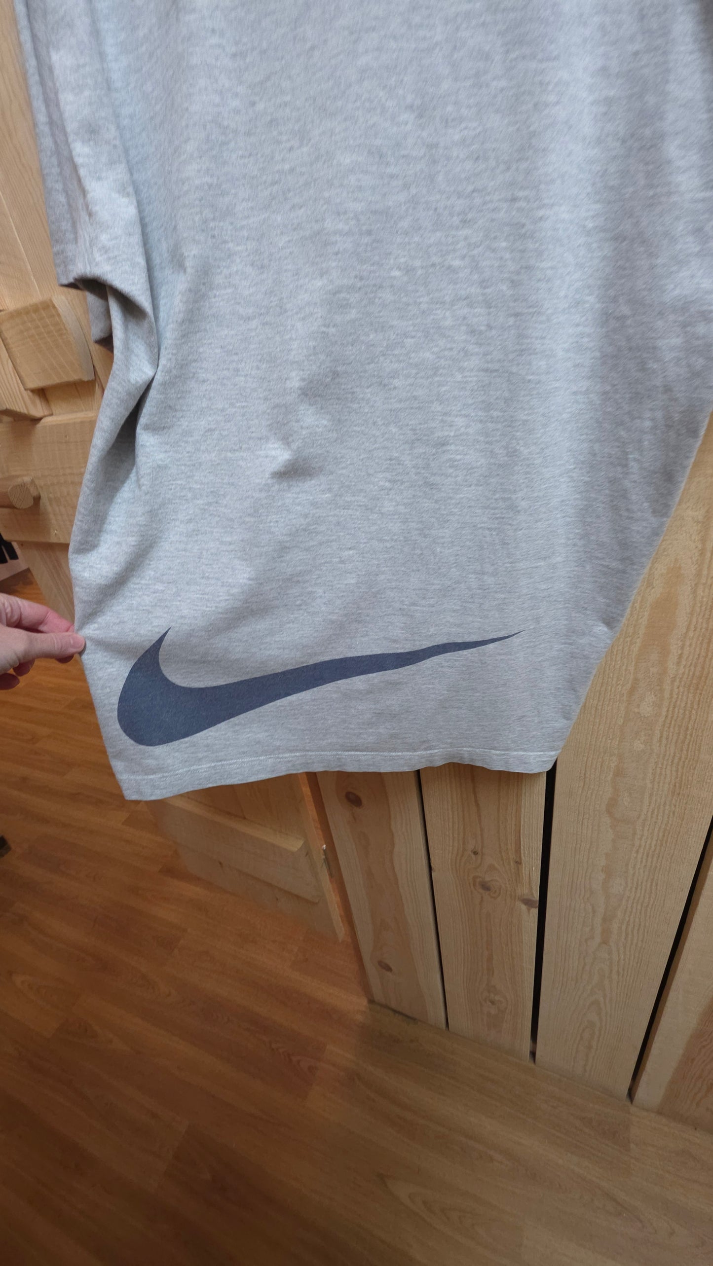 Vintage 90s Nike t-shirt in grey - size large